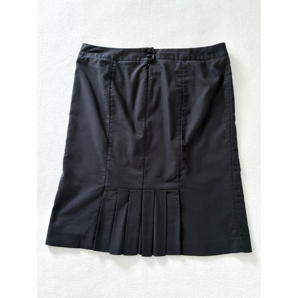 WHBM Black Skirt 12 Pleated Back Hem Stretch Classic Office Career Corporate